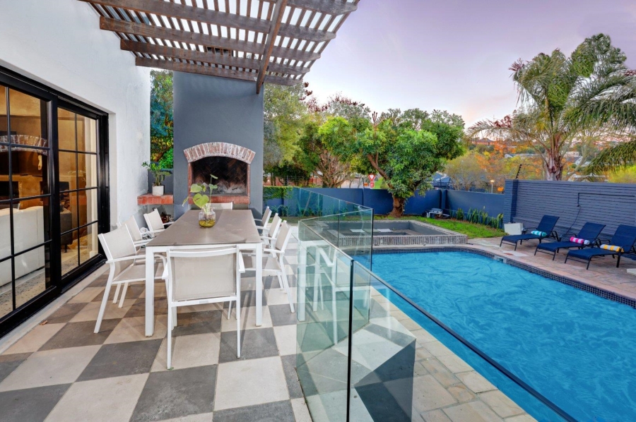 6 Bedroom Property for Sale in Welgemoed Western Cape